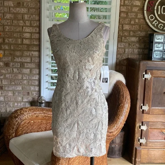 white christmas dresses Aidan Mattox